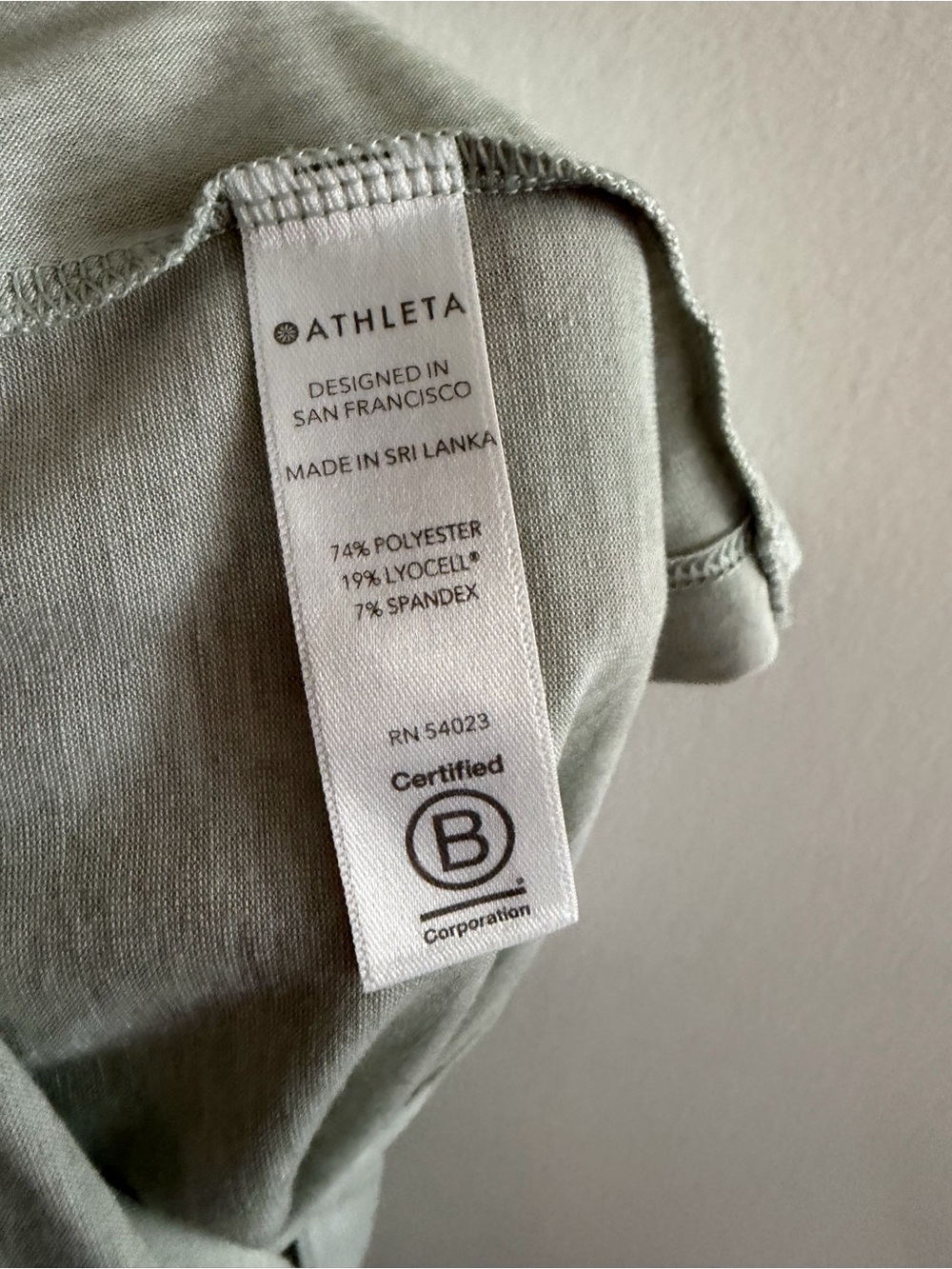 Athleta Opal Green Heather Athletic Essence Twist Tank Top size Large EUC - Picture 7 of 8